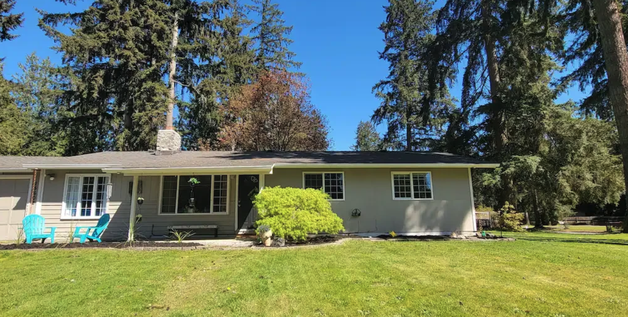 At Tucs Place Woodinville Washington   