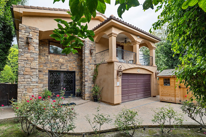 Montare Vista Sherman Oaks 