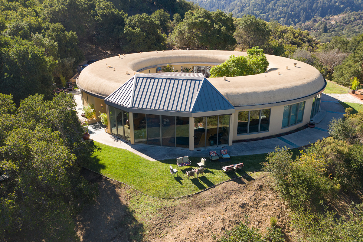 Summit Estate 