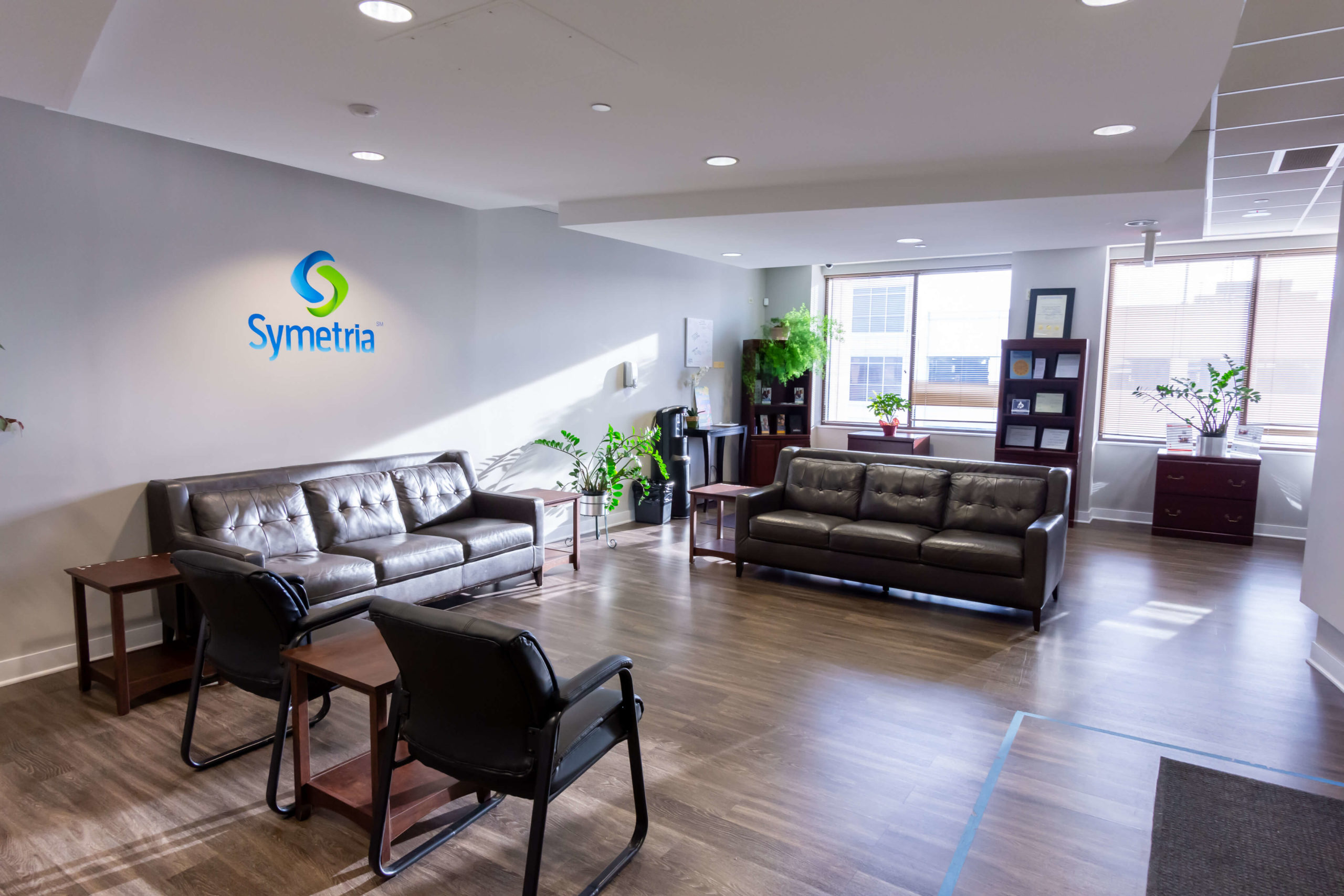 Symetria Des Plaines Illinois 