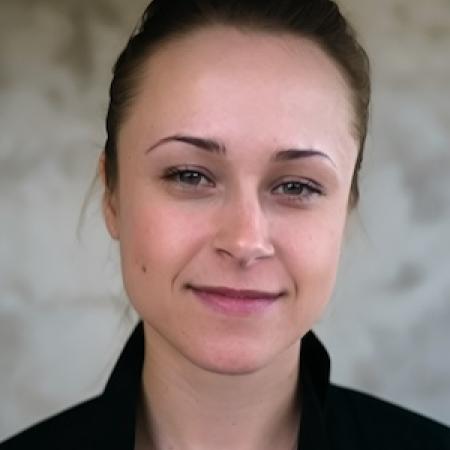 Dr. Miriam Adrianowicz